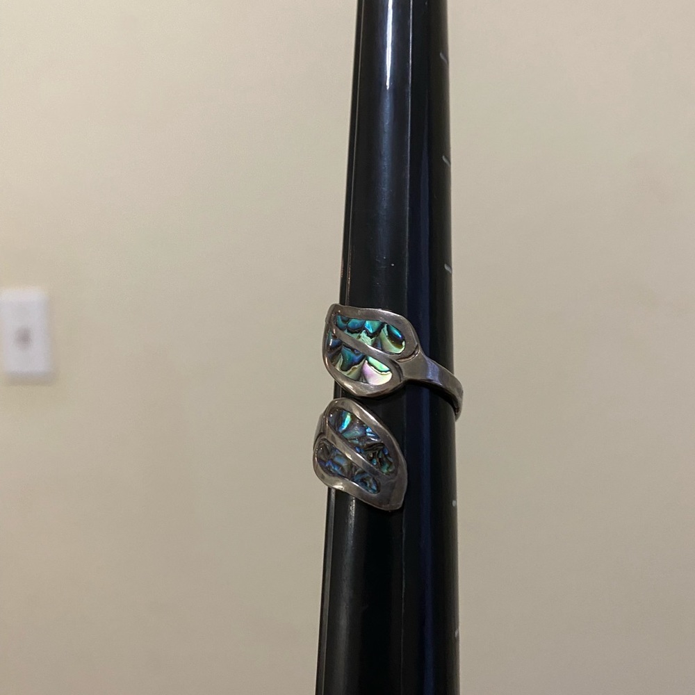 Abalone and Silver Adjustable Vintage Ring - Picture 2 of 6